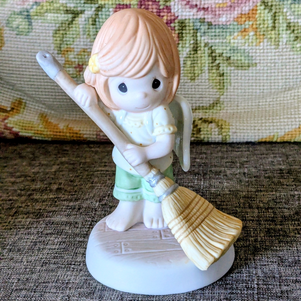 "Your Sweet Nature Sweeps Me Away" Precious Moments Figurine.Excellent Condition